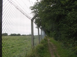 Path besides Whipsnade Zoo