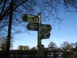 Chiltern Way signpost