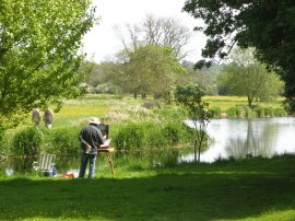 Painter besides the River Stour