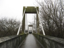 Southmere Park via the Footbridge