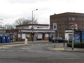 Falconwood Station