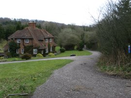 Path by Monkgrove Copse