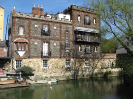 House besides Folly Bridge