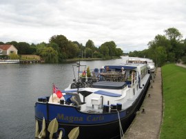 River Thames below Sunbury Lock