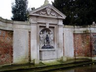 War memorial, Royston