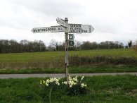 Road towards Sandon