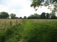 Footpath leaving Bovingdon