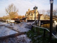 Fieldes Weir Lock