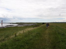 Path along the flood bank