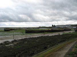 Path nr Gillingham Strand