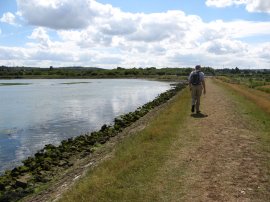 Path along the flood bank