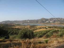 Approaching Lake Viuela