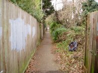 Footpath from Carnarvon Avenue