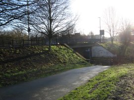 Path under Rheims Way