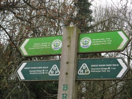 Fingerpost, Brent Lodge Park