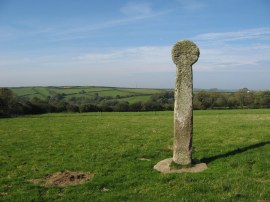 Cross nr Tresinney