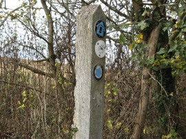 Way marking post